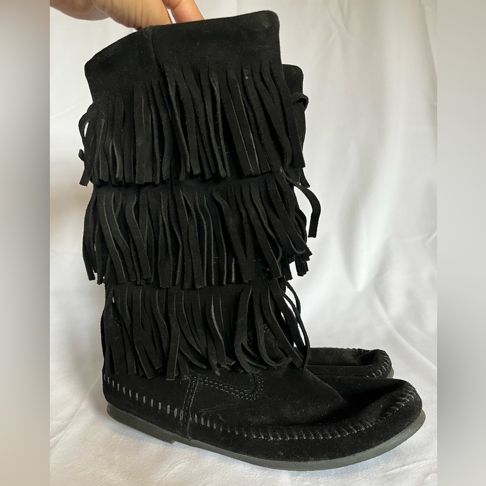Women's Minnetonka Moccasin 3 Layer Fringe Suede boots size 9 women 1639
